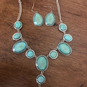 unk Jewelry - Turquoise Necklace & Earrings Set unk Jewelry - Turquoise Necklace & Earrings Set